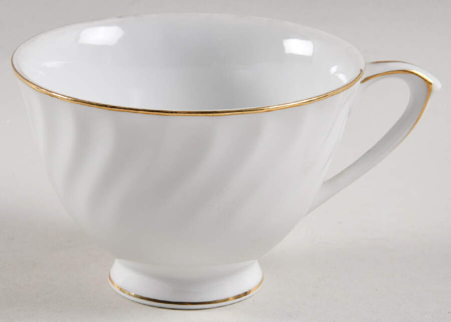 Elizabeth Footed Cup by Sango-1
