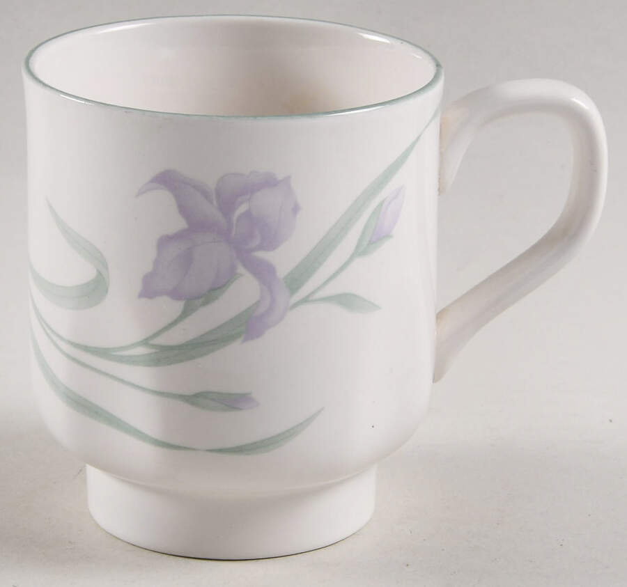 Florabunda Flat Cup by Sango-1