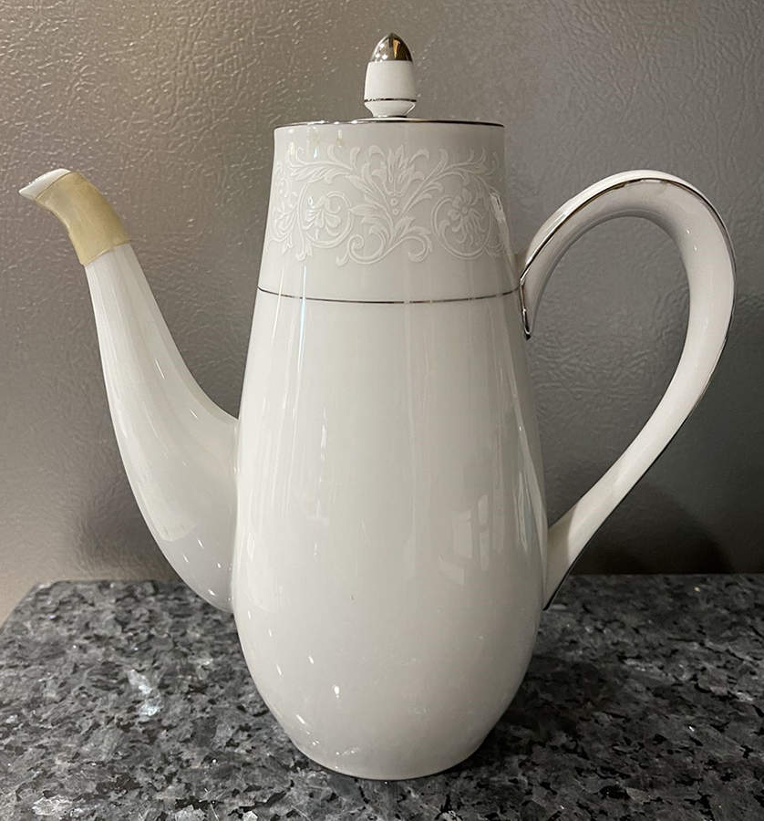 Fresco Coffee Pot & Lid by Sango-1