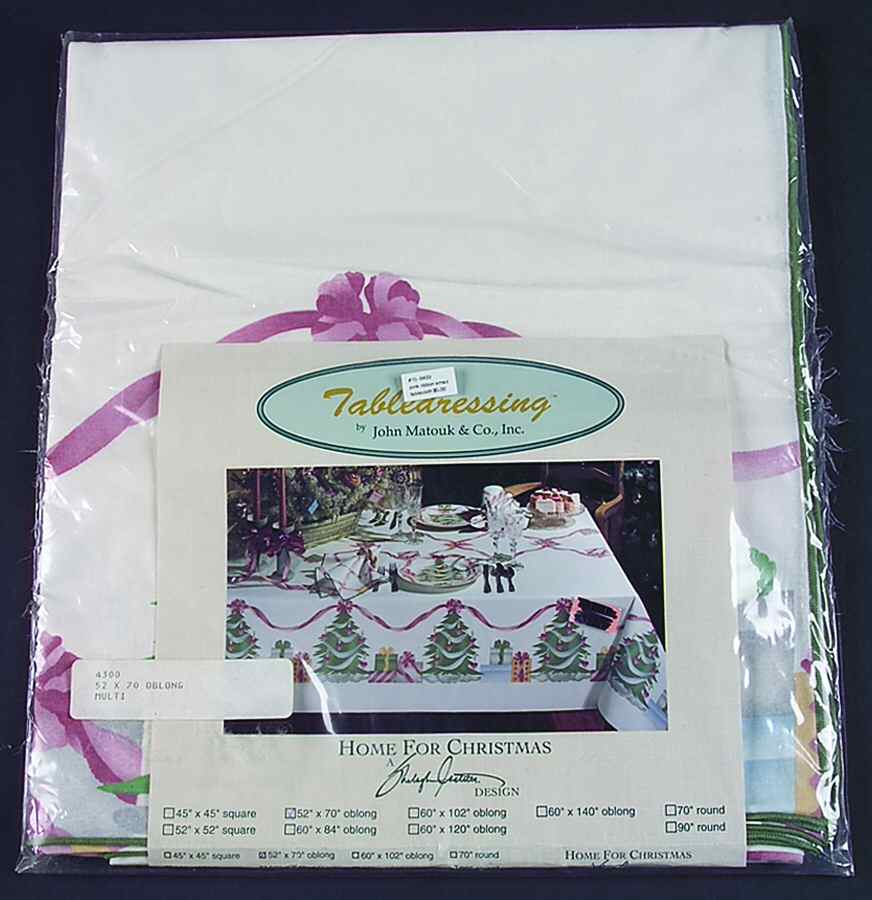 Home for Christmas (Indonesia) 52" x 70" Oblong Tablecloth by Sango-1