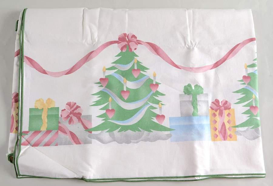 Home for Christmas (Indonesia) 60" X 84" Oblong Tablecloth by Sango-1