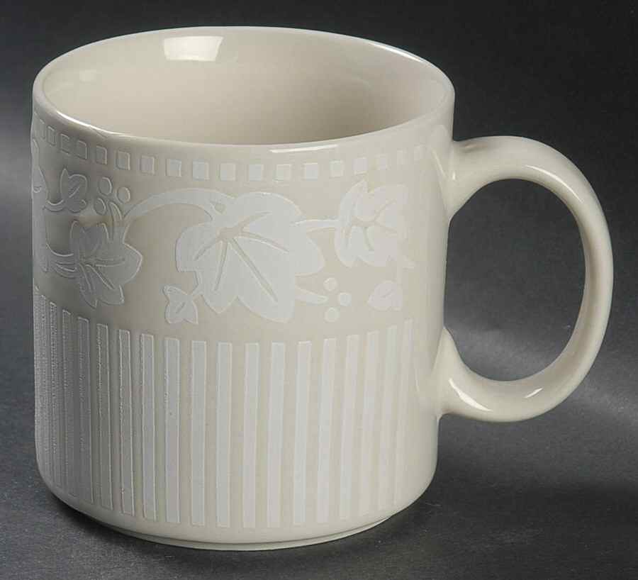 Ivy Charm White Mug by Sango-1
