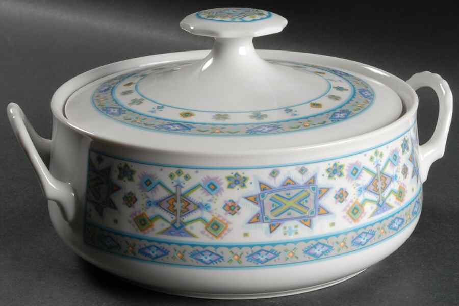 Lapland Blue Round Covered Vegetable by Sango-1