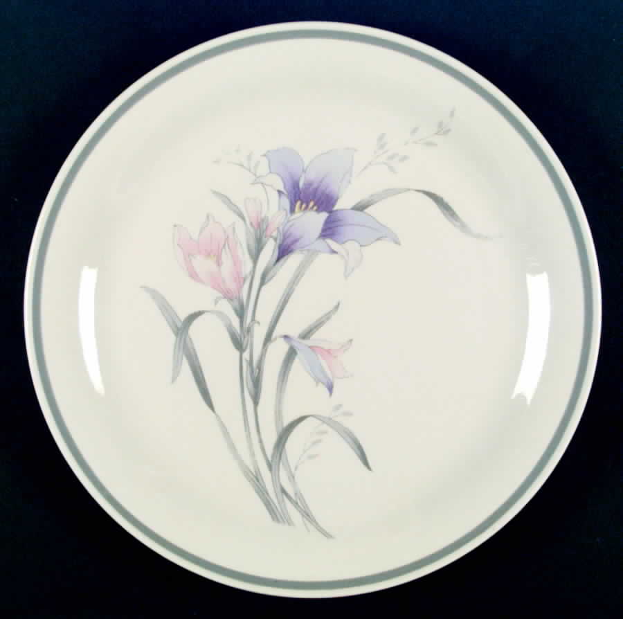 Manor Dinner Plate by Sango-1