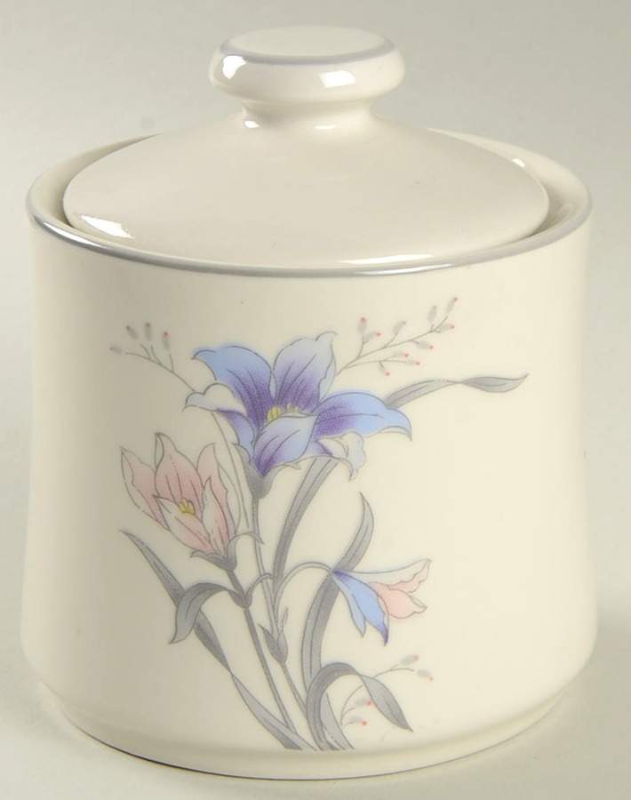 Manor Sugar Bowl & Lid by Sango-1