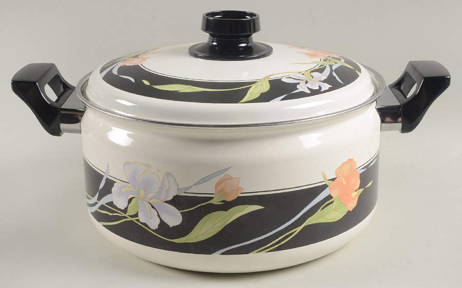Memories 5 Qtt Metal Dutch Oven & Lid by Sango-1