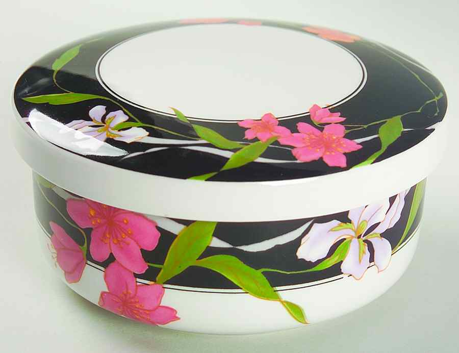 Memories Round Box & Lid by Sango-1