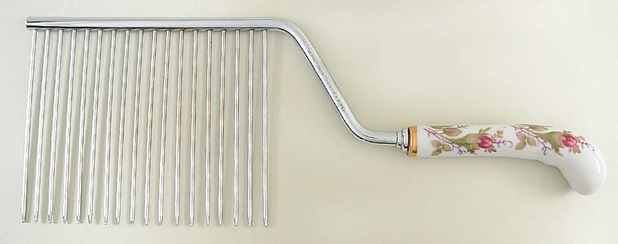 Moss Rose (Coupe Shape) Cake Breaker with Stainles Picks by Sango-1