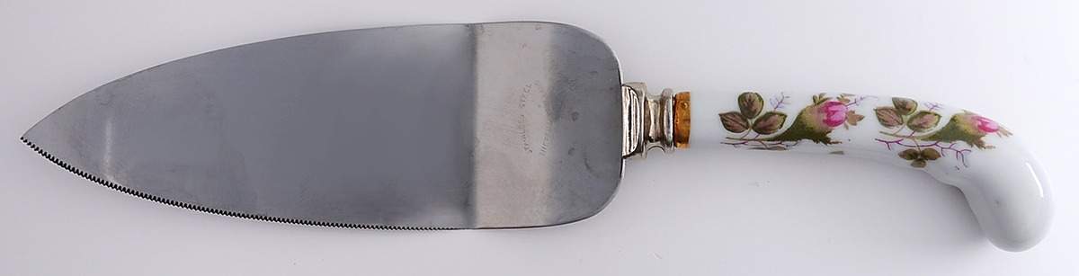 Moss Rose (Coupe Shape) Pie Server with Stainless Blade by Sango-1
