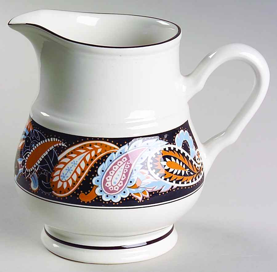 Overture Black Creamer by Sango-1