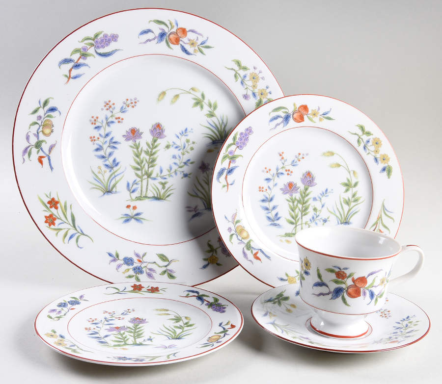 Queen's Garden 5 Piece Place Setting by Sango-1