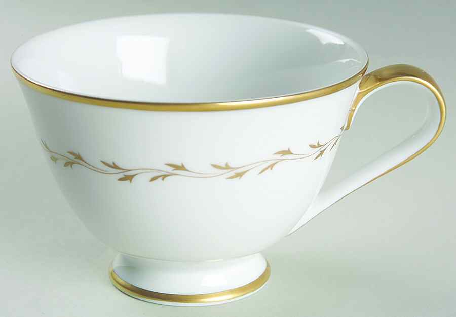 Reception Footed Cup by Sango-1