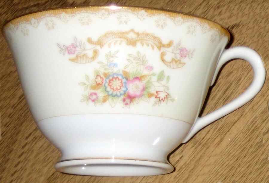 SAN12 Footed Cup by Sango-1