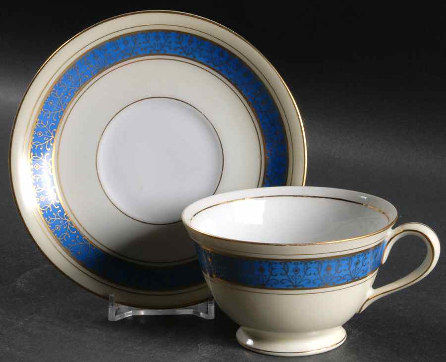 SAN4 Footed Cup & Saucer Set by Sango-1