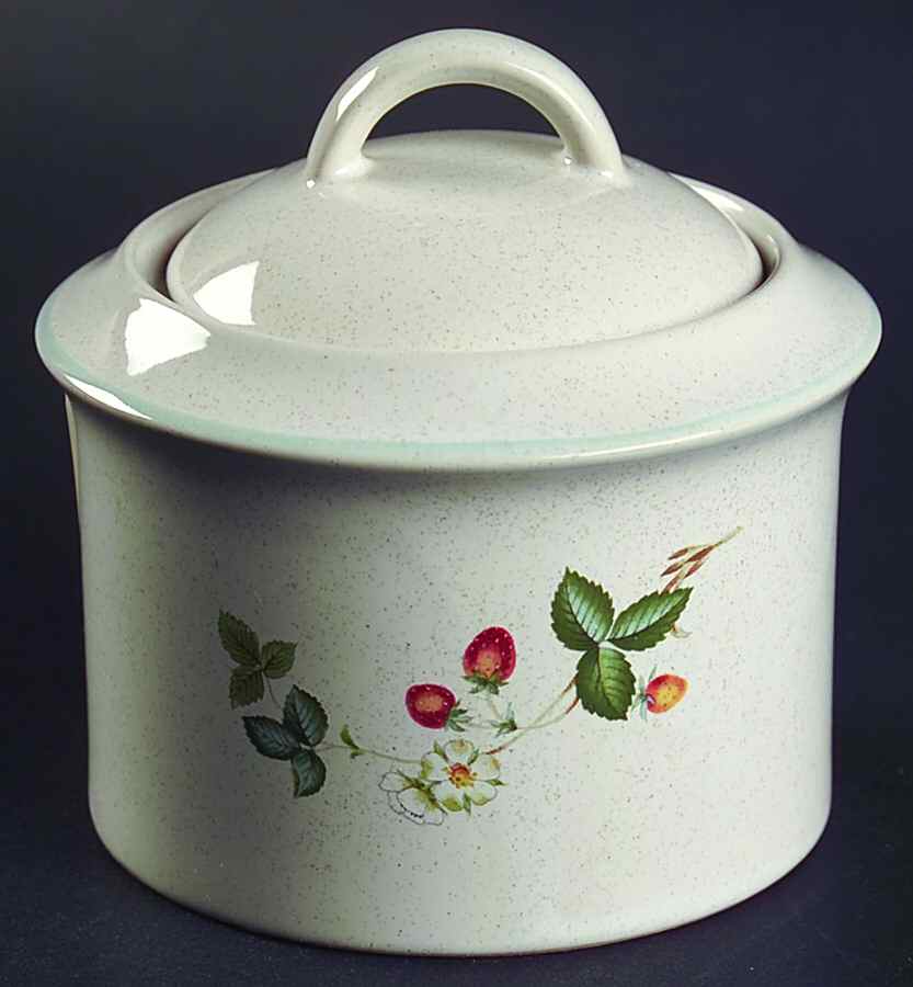Berry Patch Sugar Bowl & Lid by Savoir Vivre-1