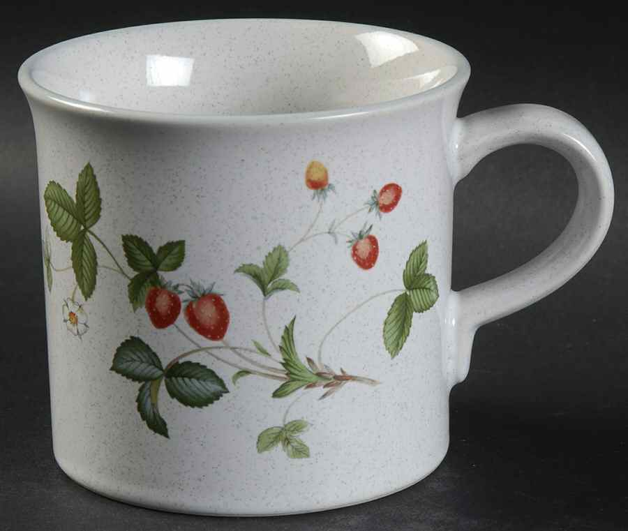 Berry Patch Flat Cup by Savoir Vivre-1