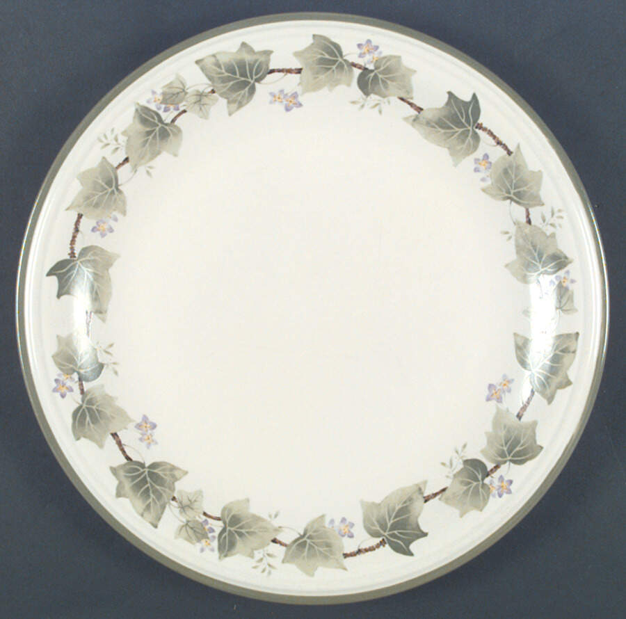 Ivy Vine Dinner Plate by Savoir Vivre-1