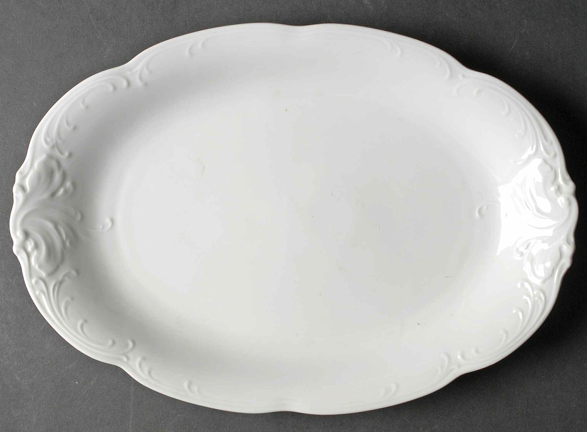 Salzburg 13" Oval Serving Platter by Savoir Vivre-1