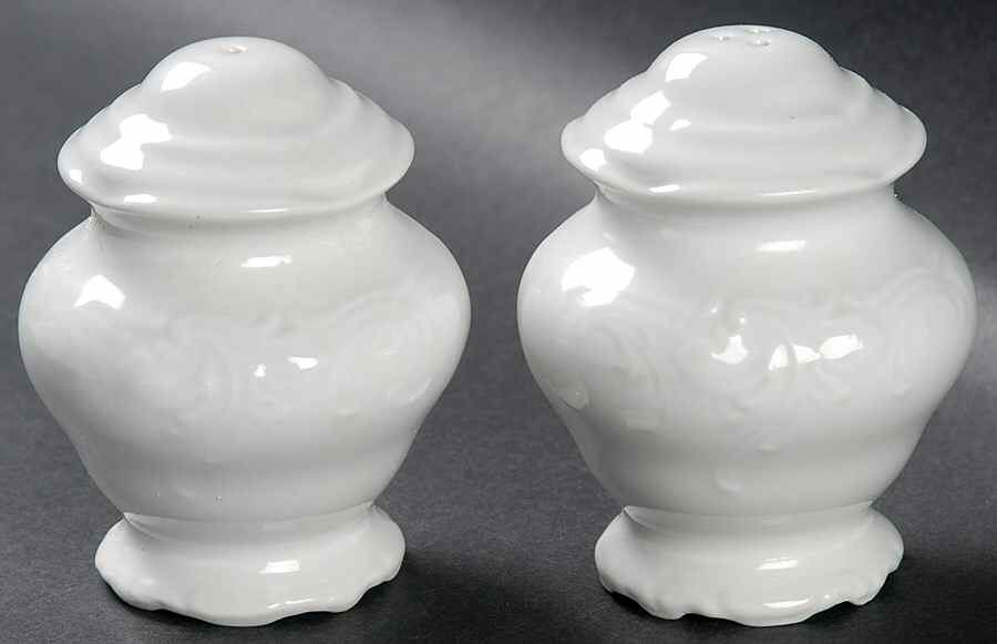 Salzburg Salt & Pepper Set by Savoir Vivre-1