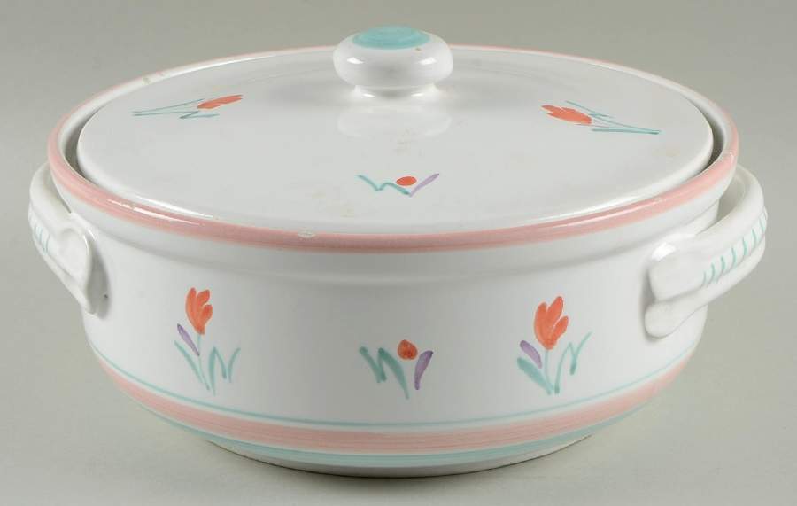 Soft Touch 2 Quart Oval Covered Casserole by Savoir Vivre-1