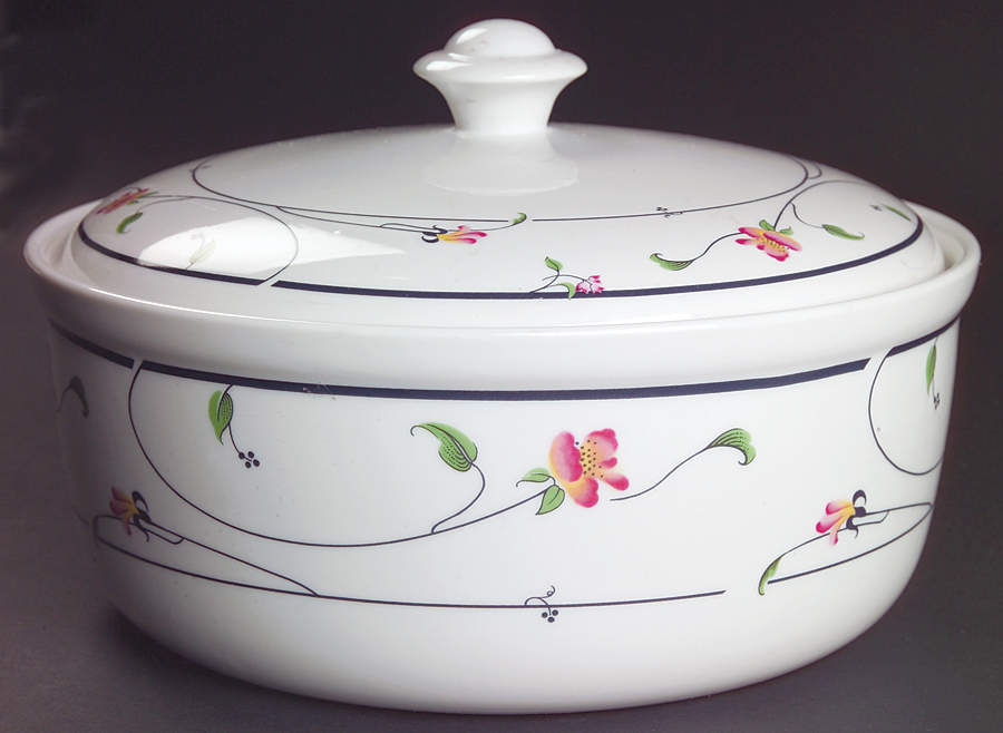 Spring Fantasy 2.75 Qt Round Covered Casserole by Savoir Vivre-1