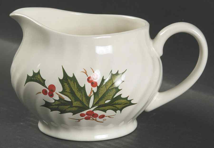 Holly Gravy Boat by SCIO-1