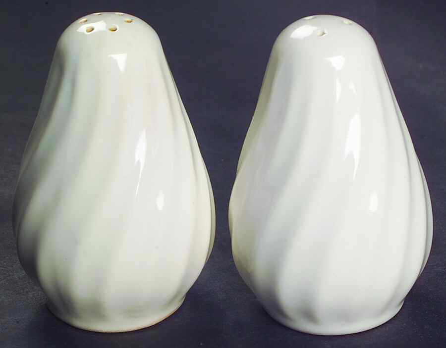 White Swirl Salt & Pepper Set by SCIO-1