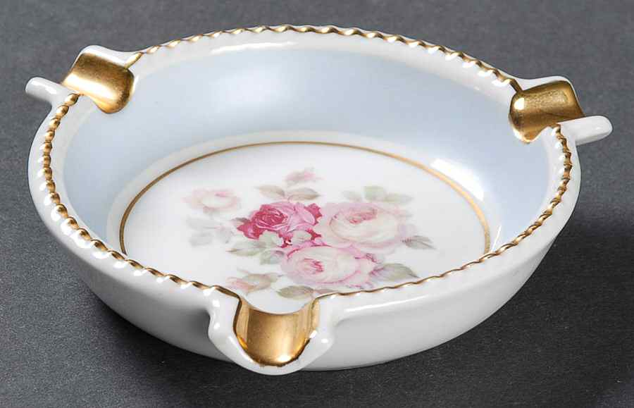 Antique Rose 3 Slot Round Ashtray by Schumann - Bavaria-1