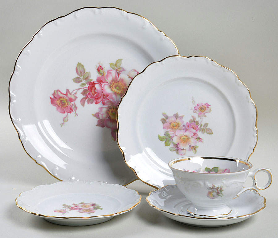 Briar Rose (Gold Trim) 5 Piece Place Setting by Schumann - Bavaria-1