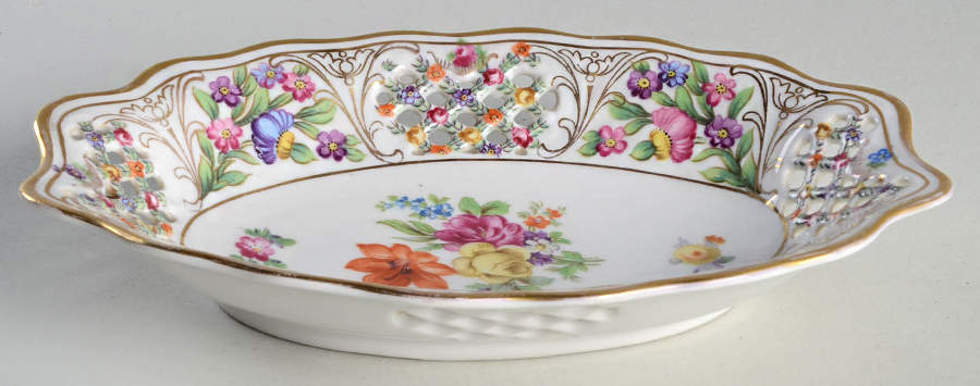 Chateau Dresden-Royal Dresner Art 6" Oval Nut Dish by Schumann - Bavaria-1
