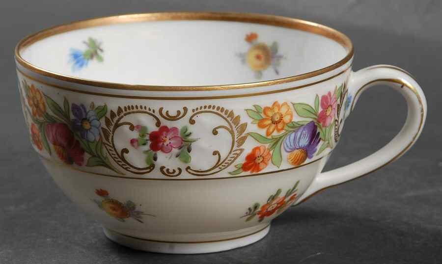 Chateau Dresden-Royal Dresner Art Flat Cup by Schumann - Bavaria-1