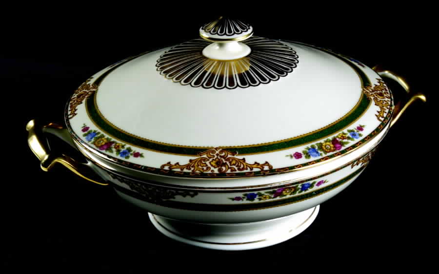 Cottswold Round Covered Vegetable by Schumann - Bavaria-1