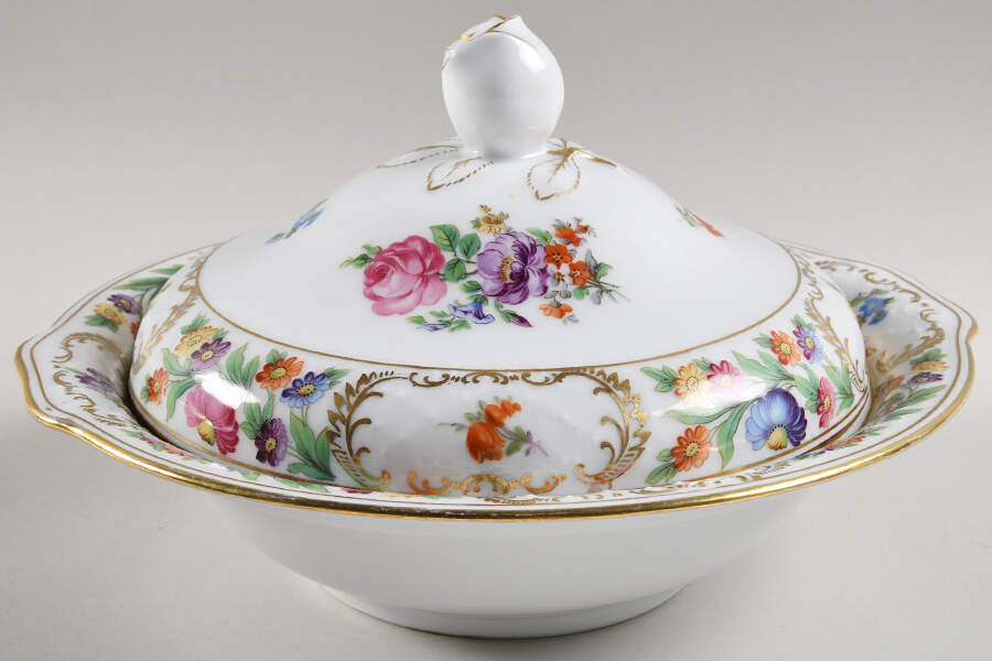 Dresdner Art (Smooth) Round Covered Vegetable by Schumann - Bavaria-1