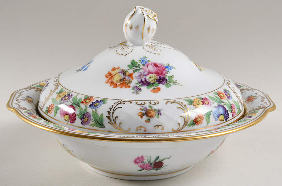 Dresdner Art (Smooth) Round Covered Vegetable by Schumann - Bavaria-1