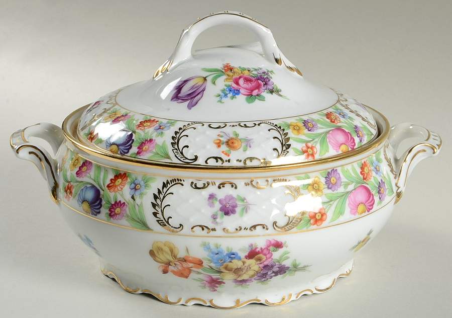 Dresdner Art (Smooth) Round Covered Vegetable by Schumann - Bavaria-1