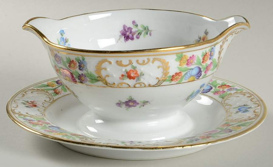 Dresdner Art (Smooth) Gravy Boat with Attached Underplate by Schumann - Bavaria-1