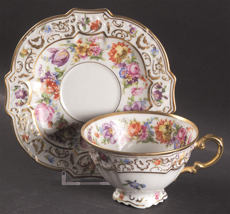 Garland (84287-18450) Footed Cup & Saucer Set by Schumann - Bavaria-1