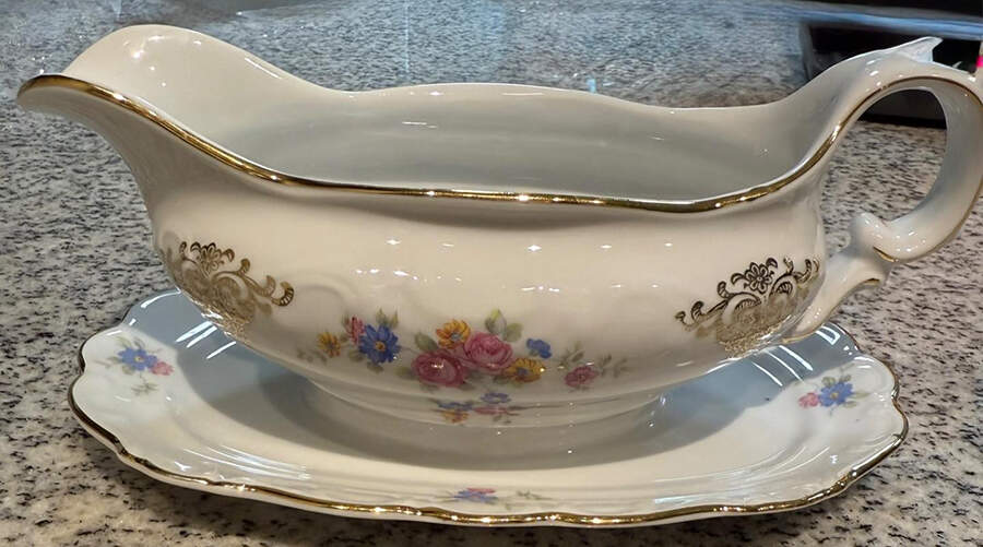 SCH38 Gravy Boat with Attached Underplate by Schumann - Bavaria-1