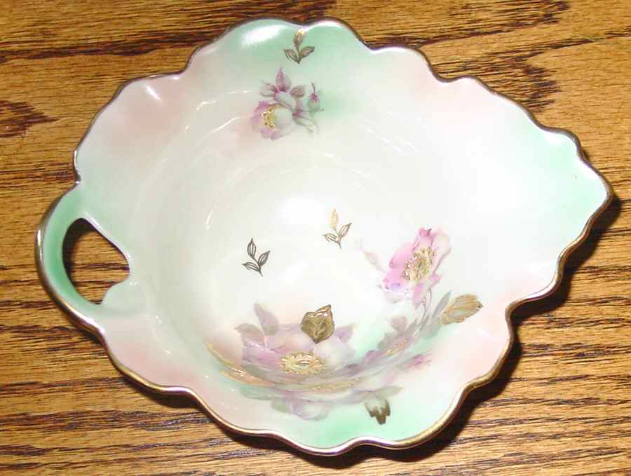 Wild Rose (Scallop, Rim, Embossed) Leaf Shaped Dish by Schumann - Bavaria-1