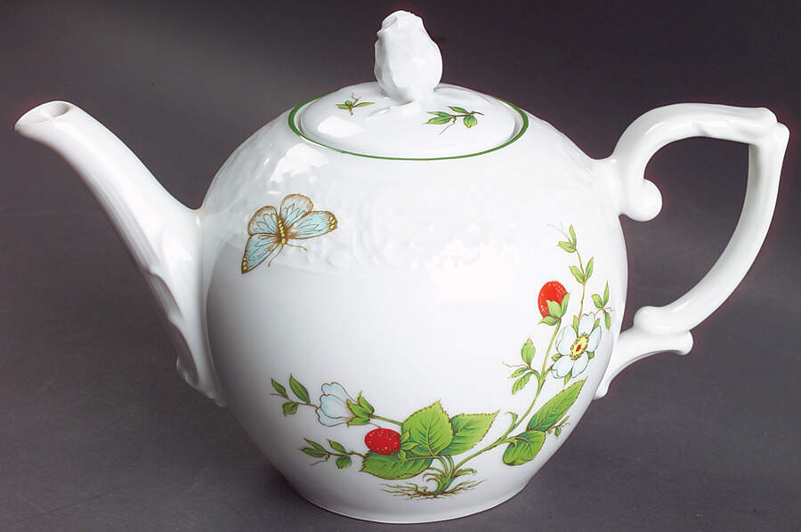 Wild Strawberry Teapot & Lid by Schumann - Bavaria-1