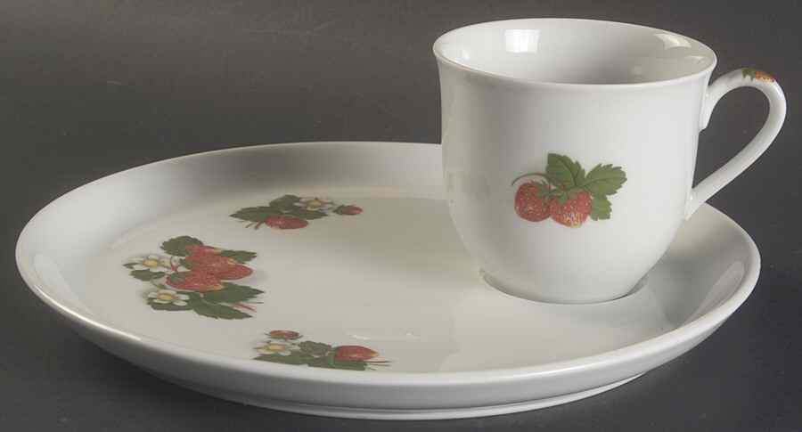 Wild Strawberry Snack Plate & Cup Set by Schumann - Bavaria-1
