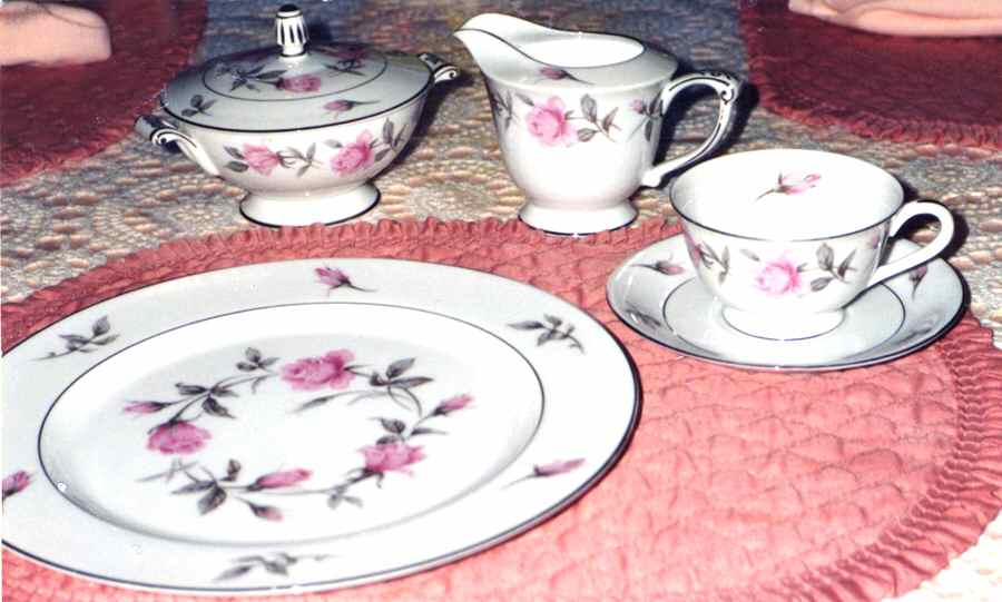 SCJ47 Footed Cup & Saucer Set by SC Japan-1