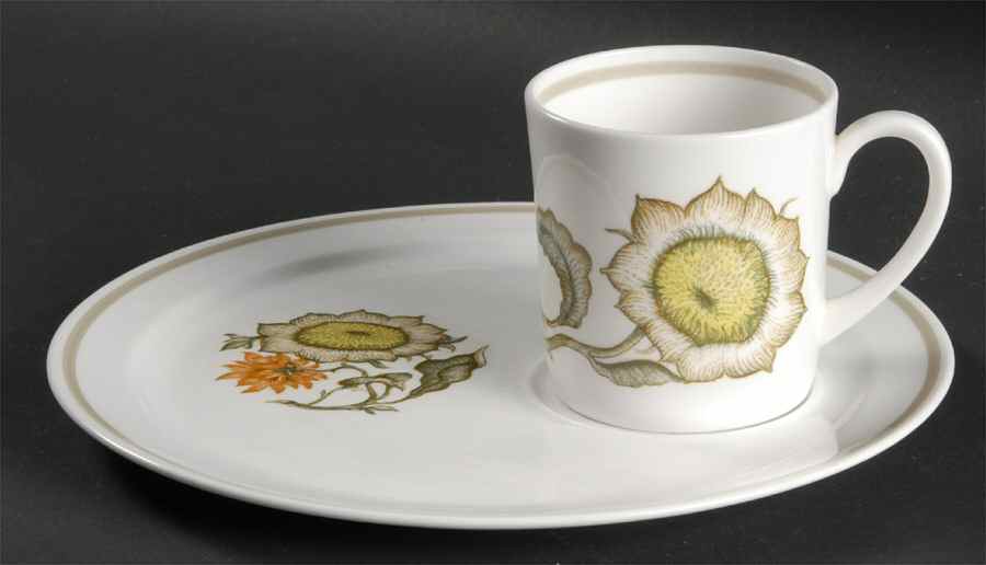 Sunflower Snack Plate & Cup Set by Susie Cooper-1
