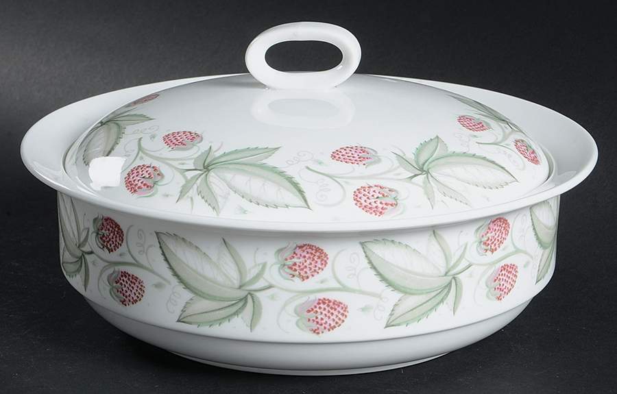 Wild Strawberry Round Covered Vegetable by Susie Cooper-1
