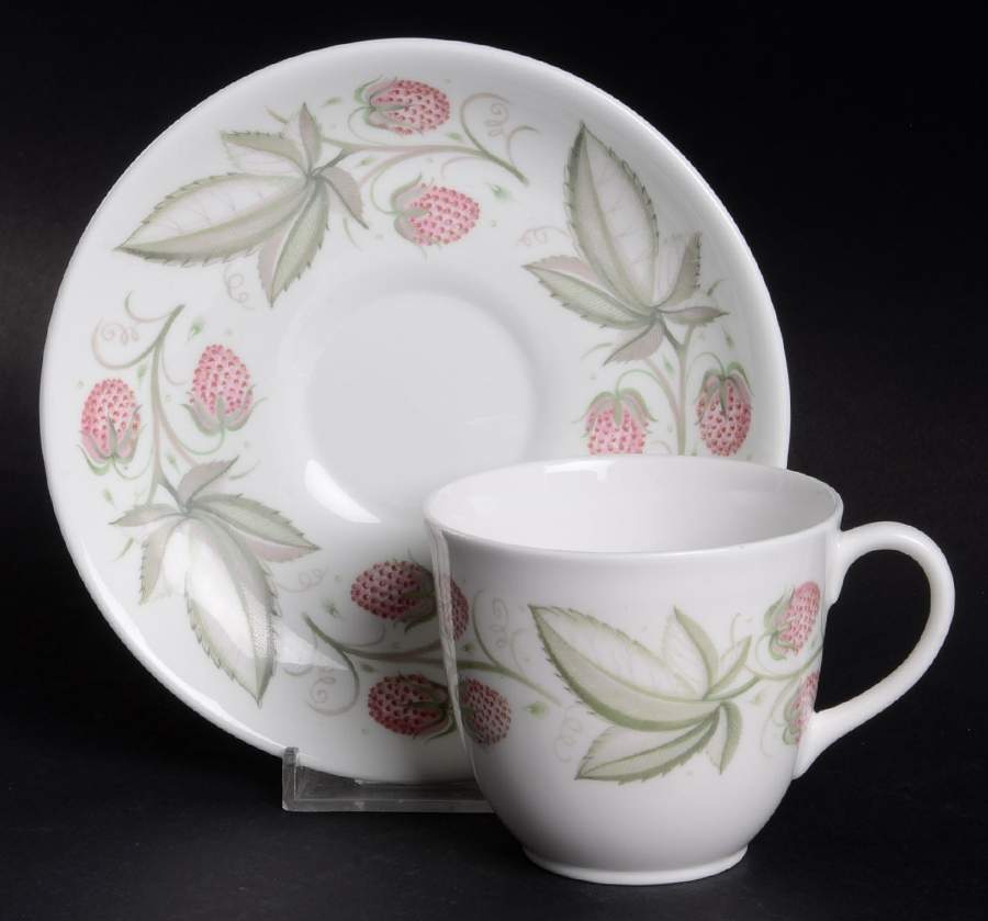 Wild Strawberry Flat Cup & Saucer Set by Susie Cooper-1