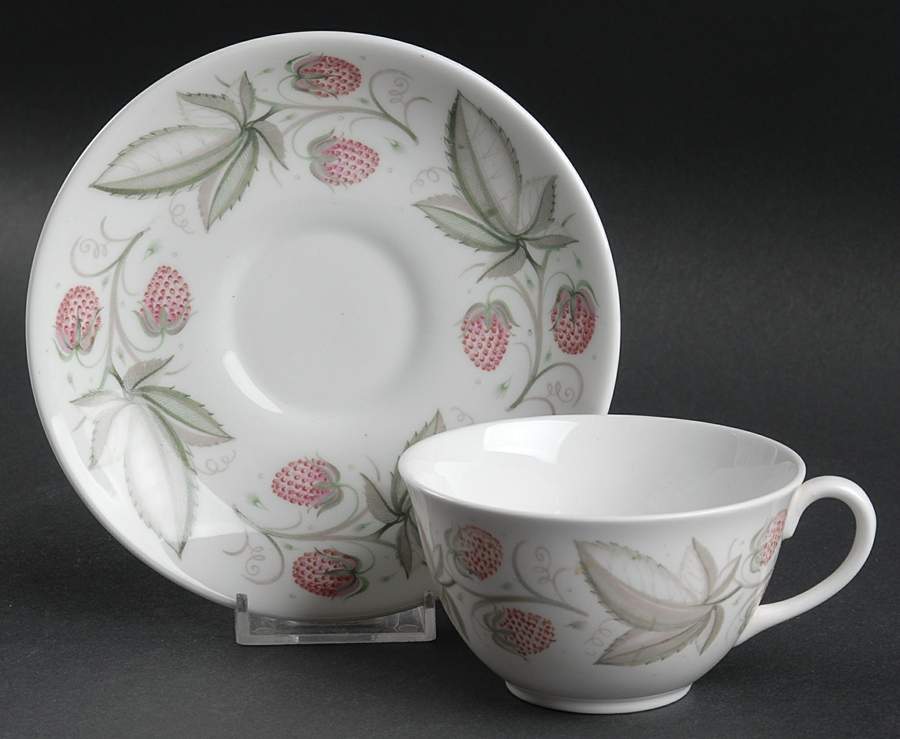 Wild Strawberry Flat Cup & Saucer Set by Susie Cooper-1
