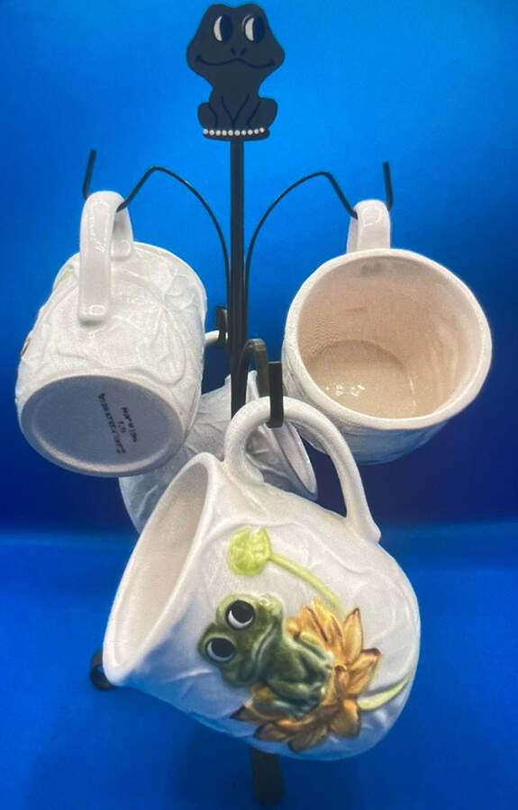 Frog Family Mug Tree by Sears-1