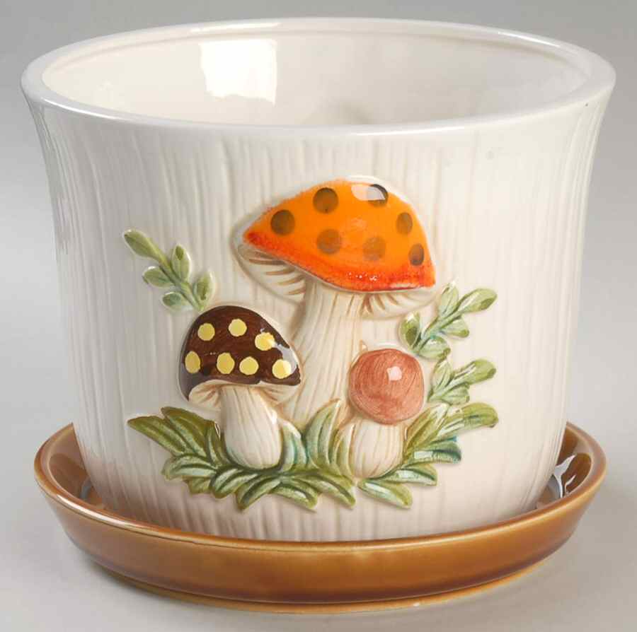 Merry Mushroom 5" Flower Pot & Underplate by Sears-1