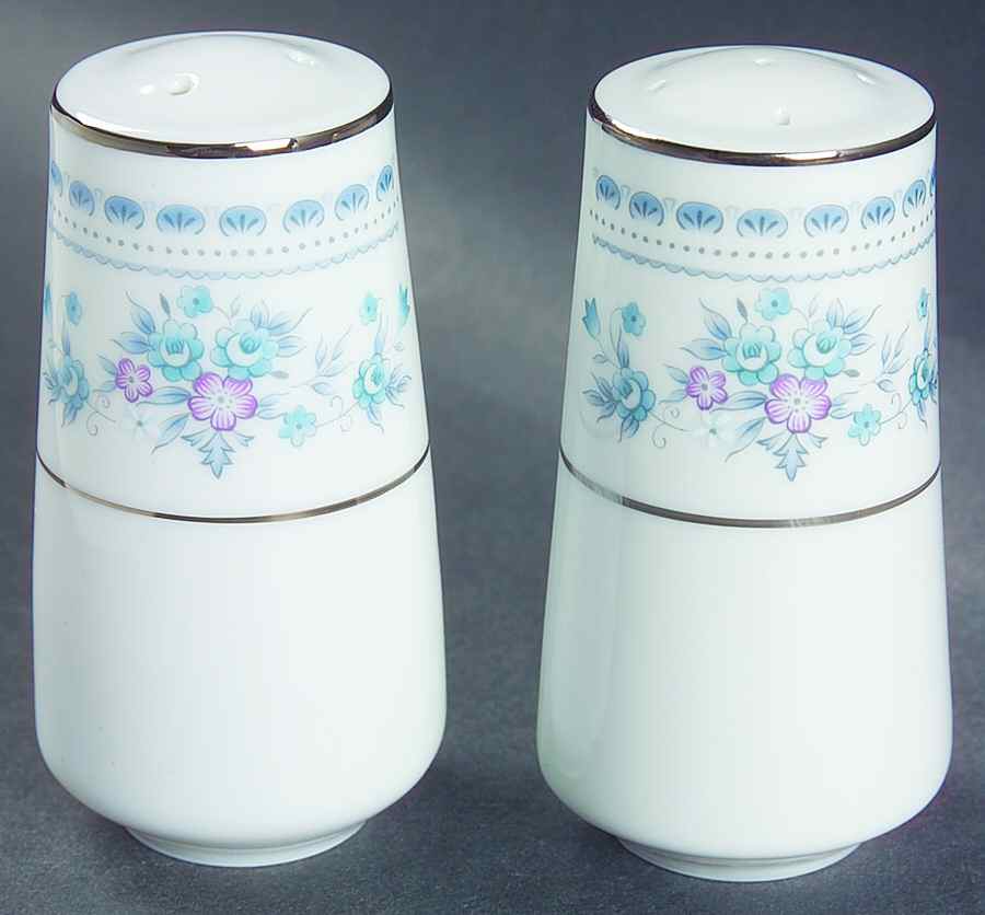 Blue Dawn Salt & Pepper Set by Seizan-1