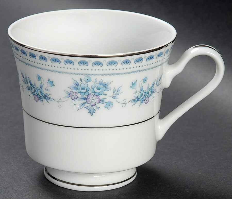Blue Dawn Footed Cup by Seizan-1